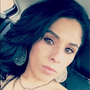 Meet your Posher, Selene